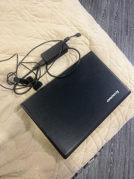 працюючий ноутбук Lenovo