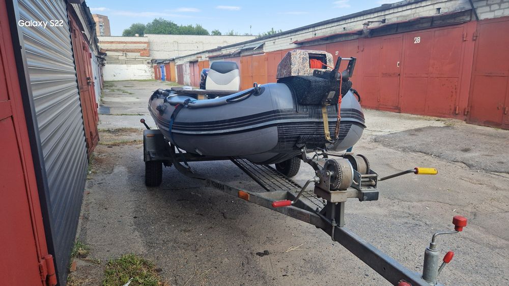 Човен Навігатор 360 лафет Одісей, мотор Парсун 9.8 лебідка стронгер