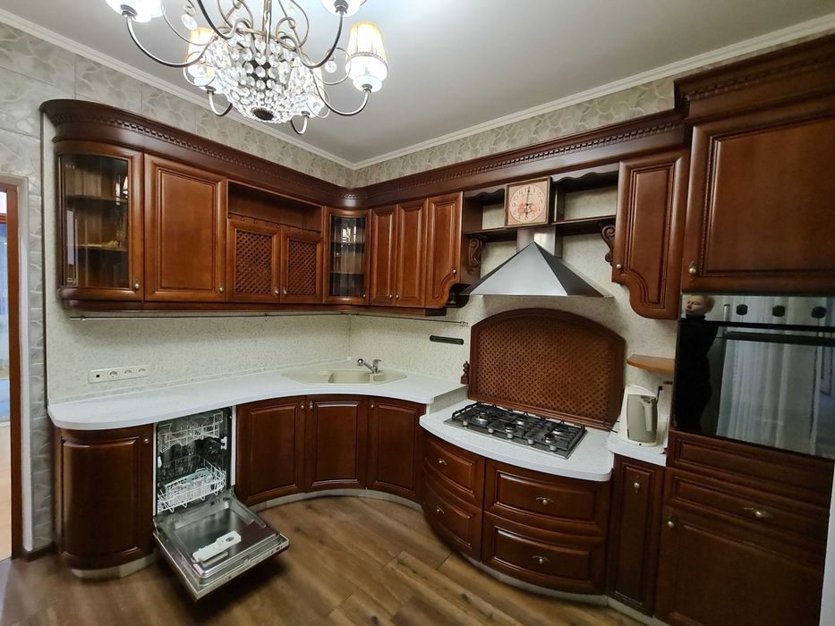 Аренда посуточно. Теплый бассейн,барбекю,Сауна,Бильярд