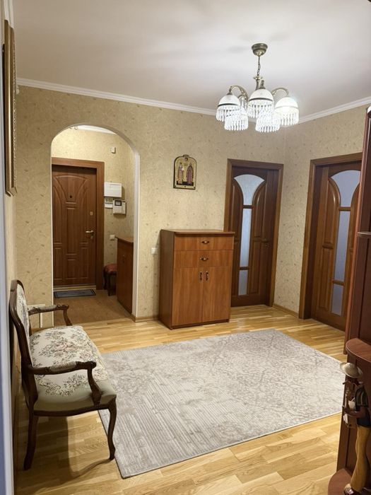 Оренда 2-к вул. Левка Лукʼяненка 15-Г, метро Мінська 7 хв!