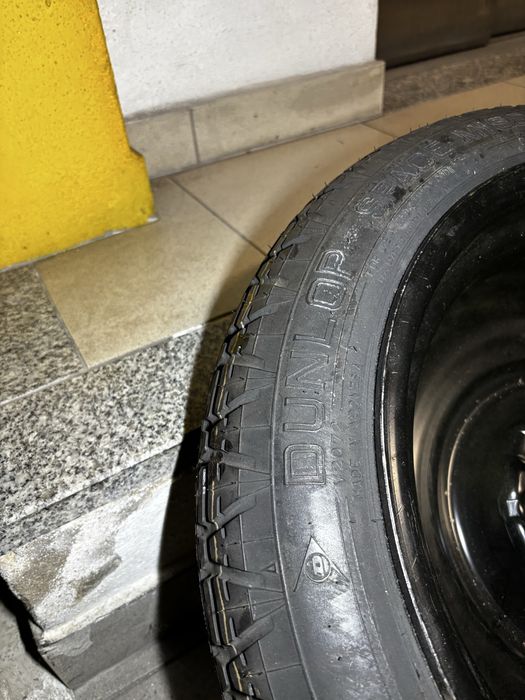 Roda suplente fina Mazda