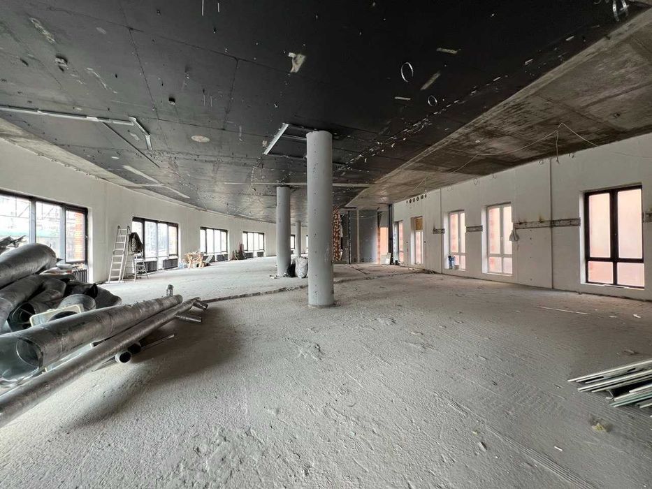 Бул.Лесі Українки.БЦ.Половина поверху 300м.навроти FENIX.Печерск.Без-%