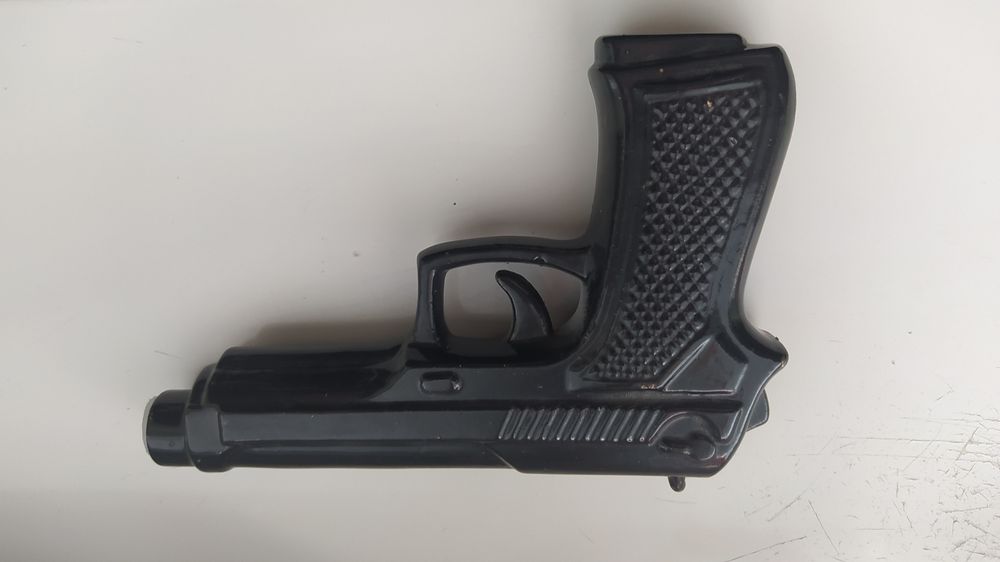 Бутыль в форме пистолета