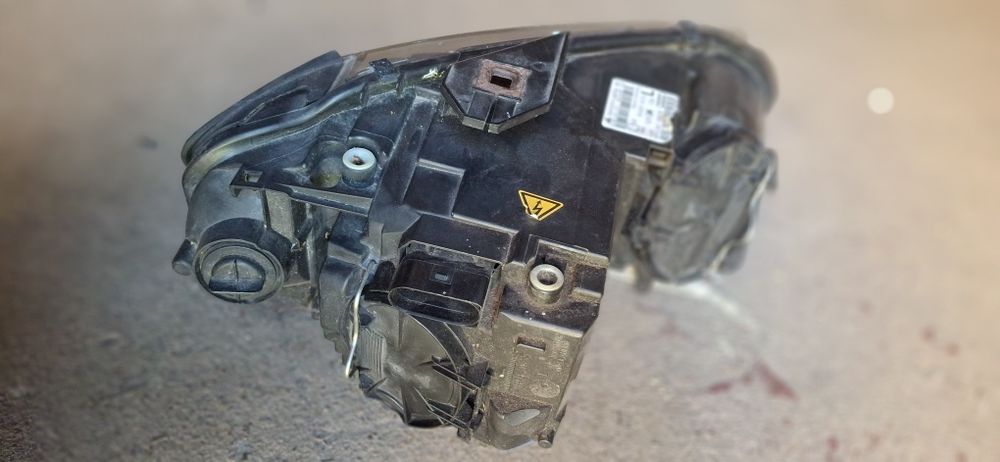 Lampa ksenon audi a3 8P