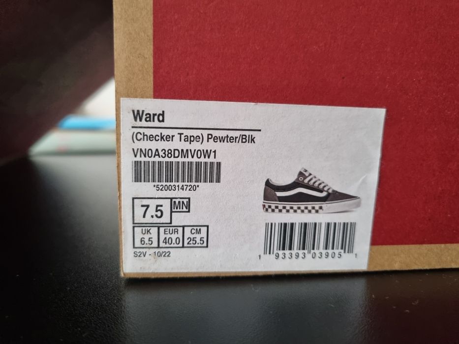 Ténis Vans cinzento e preto