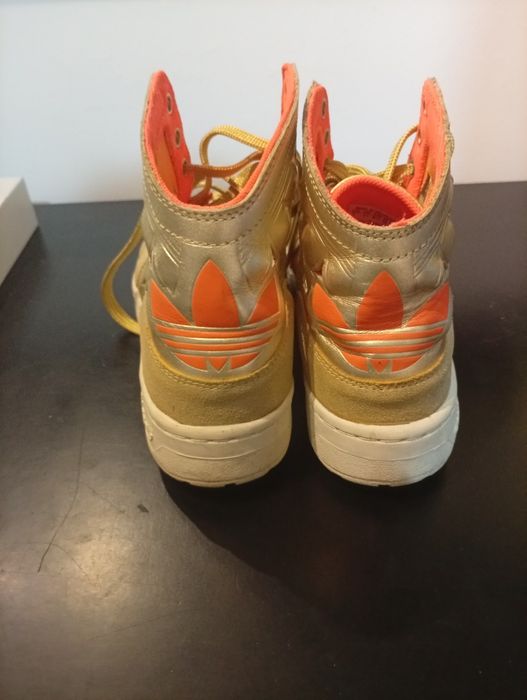 Adidas Douradas M ATTITUDE gold