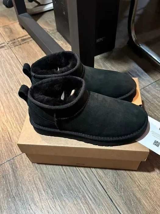 UGG Classic Mini Boots Black r.41