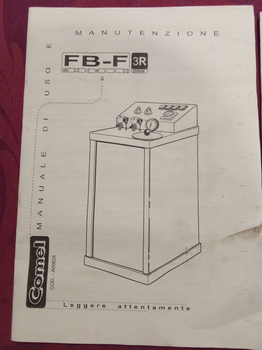 Conjunto de mesa de passar, dois ferros e caldeira