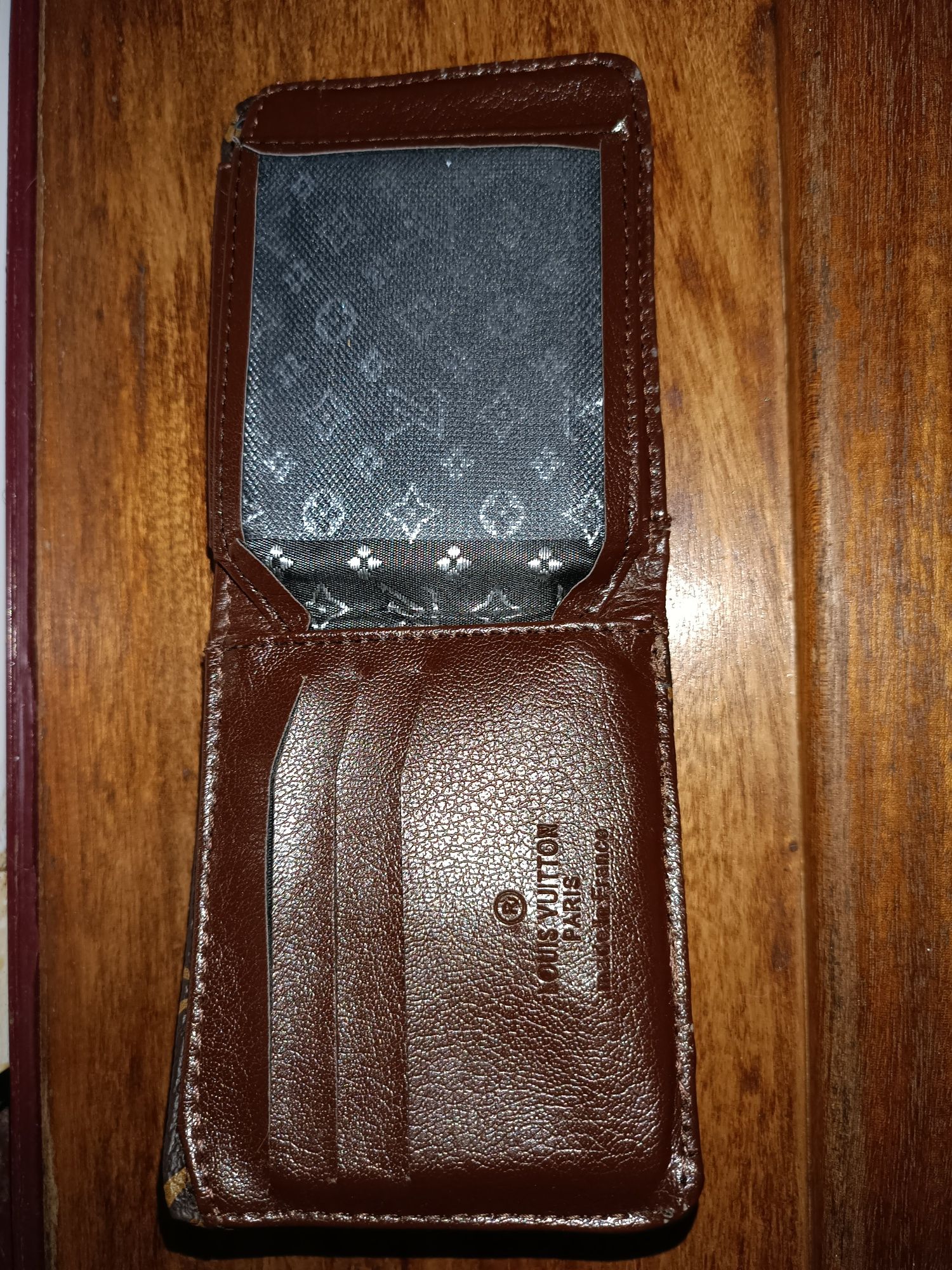 Carteira de Homem Louis Vuitton Nova na caixa Alenquer (Santo Estêvão E  Triana) • OLX Portugal