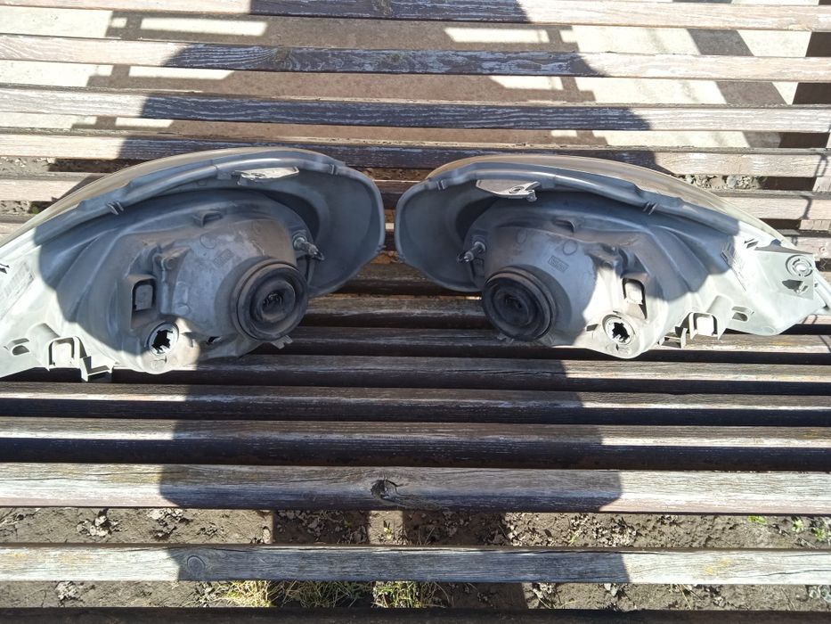 Оригінал  Фари    Рено трафік б.у.