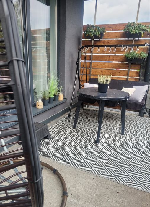 Przestronne mieszkanie z ogrodem i dwoma miejscami parkingowymi