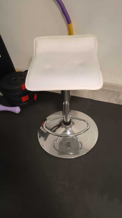 Hoker  Krzesło Barowe Obrotowe Regulowane