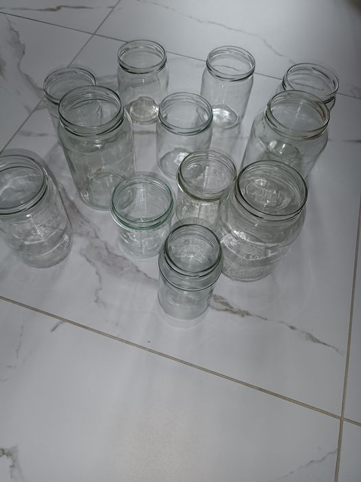 Велика кількість  банок з закрутною кришкою 0.35л., 0.540 л.,0.550л. 0