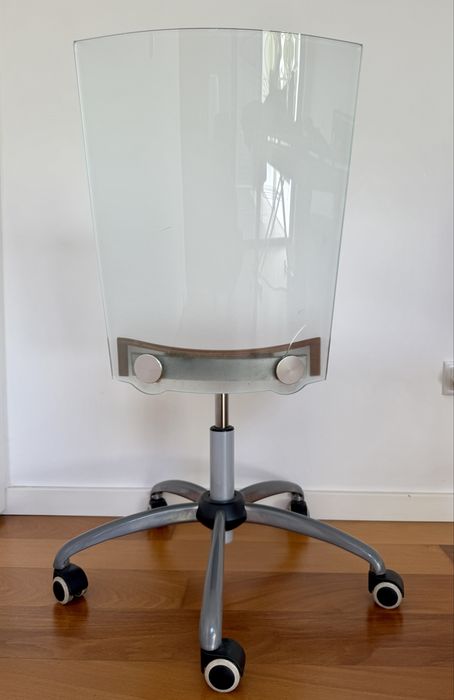 Cadeira escritório em Cerejeira