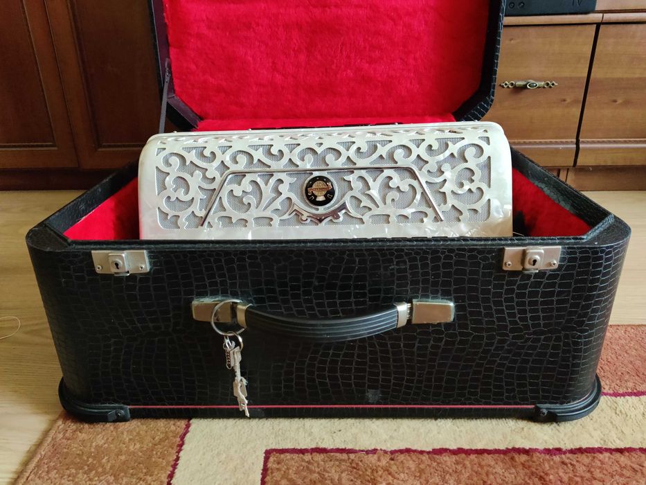 Akordeon klawiszowy Guerrini Folk 120 bas 5 chór musette piękny