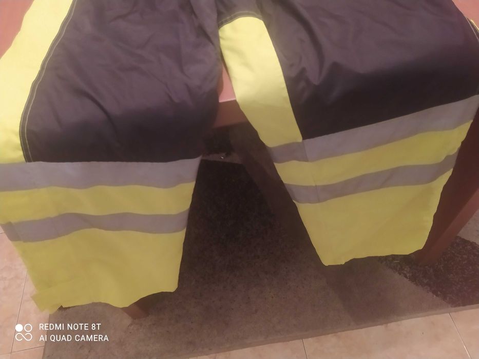 Calças térmicas novas em folha