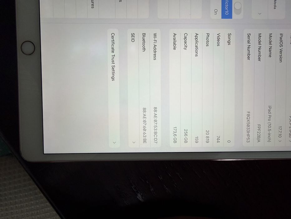 Ipad Pro 10.5 bardzo dobry  stan! Etui apple pencil!