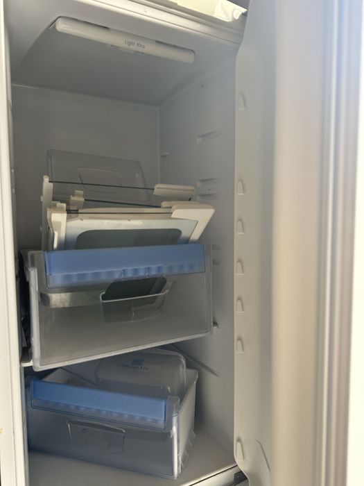 Холодильник Indesit