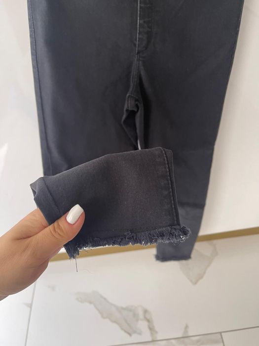 Jeansy marki zara rozmiar 164 cm