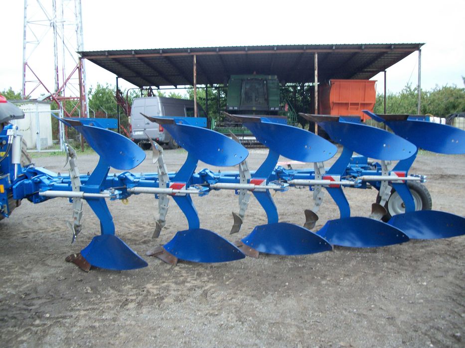 Pług obrotowy 5-skibowy OVERUM 5975H