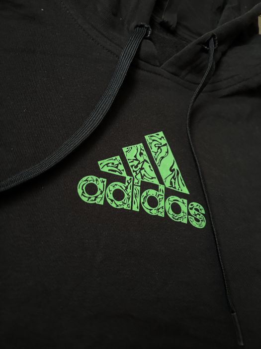 Футуристичне худі від Adidas