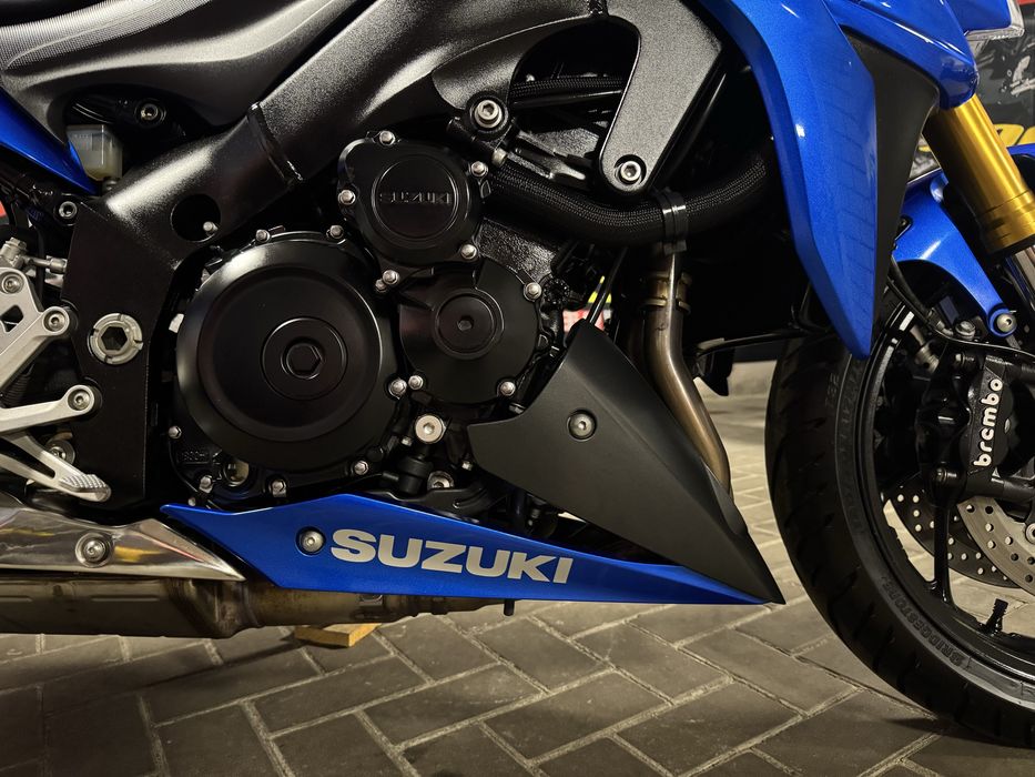 Японский мотоцикл Suzuki GSX-S1000  2016