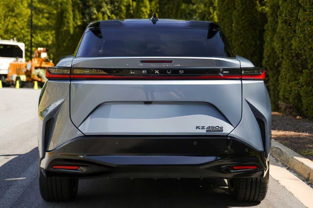Lexus RZ      2024