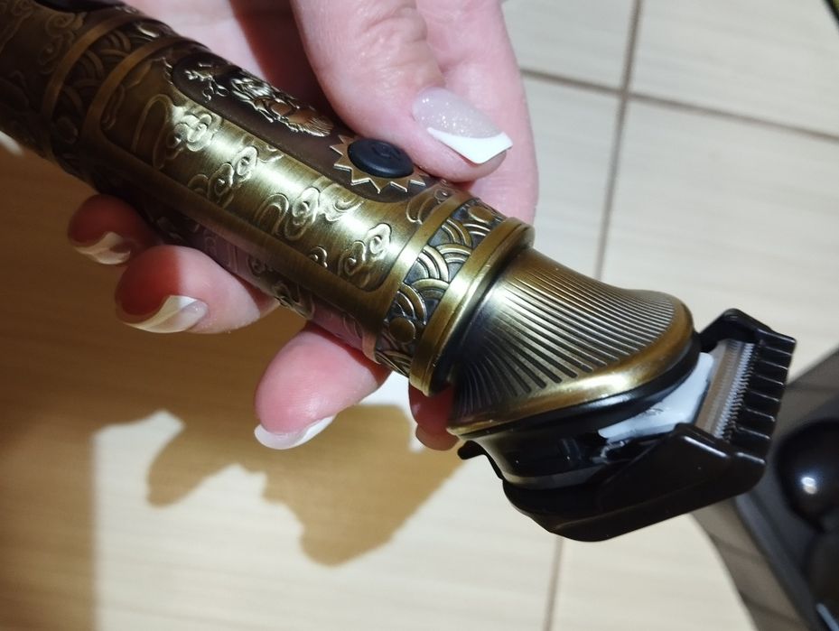 Триммер аккумуляторна машинка для стрижки или бороды