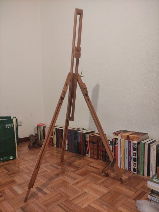 Kit artístico com vários materiais e cavalete ajustável