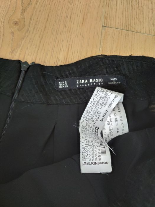 Spódnica czarna Zara S rozkloszowana
