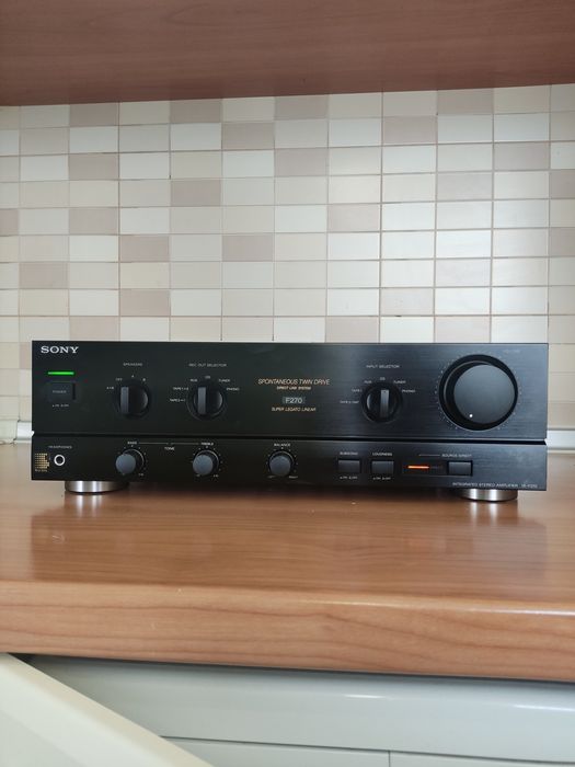 Integrated stereo amplifier Sony TA-F270
