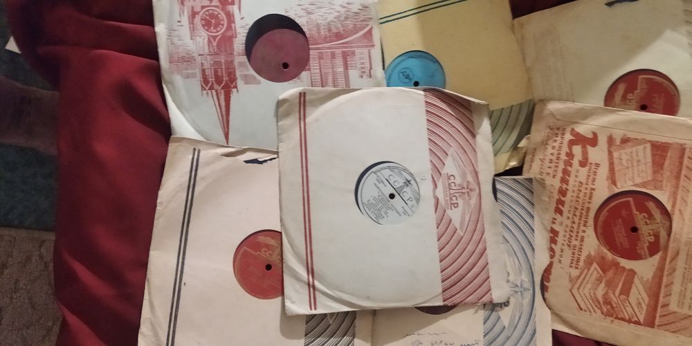 Продам патефонные пластинки.