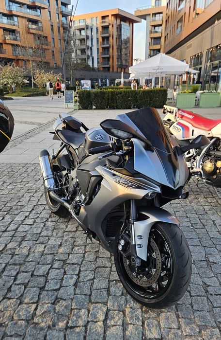 Yamaha r1 rn39..