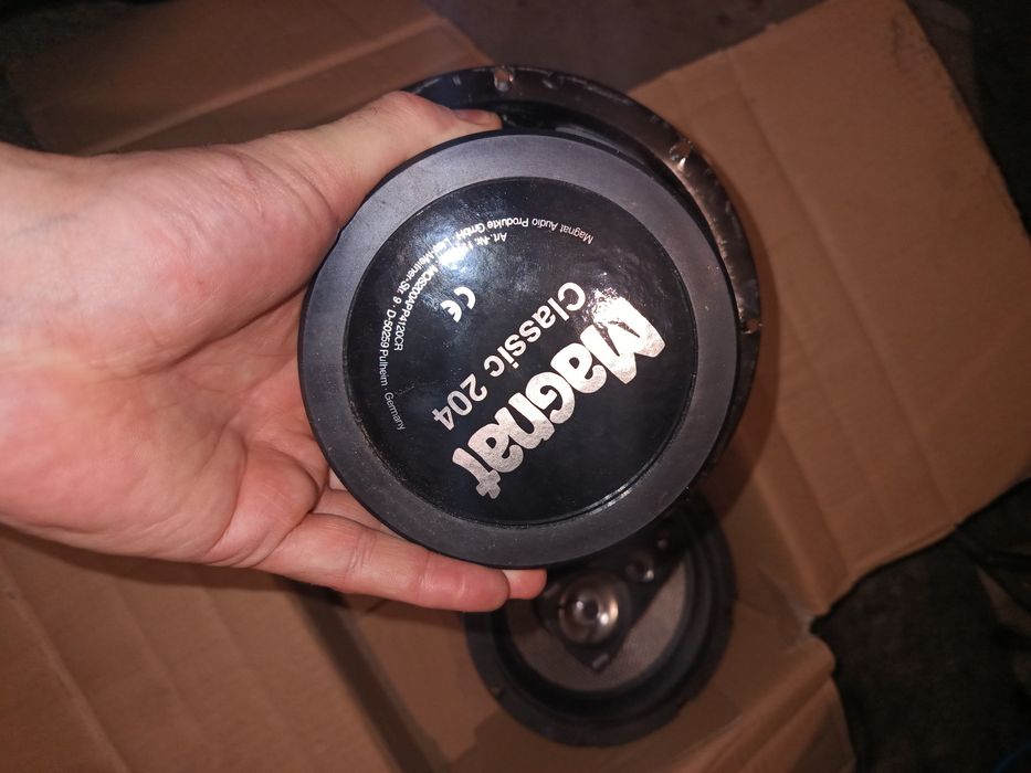 Kolumny głośniki monitory magnat clasic 204