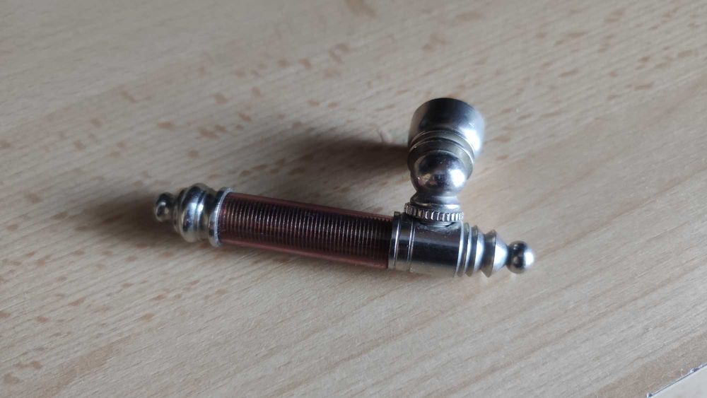 Cachimbo de metal e rede novo
