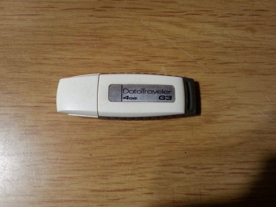 USB флешка 4GB  .