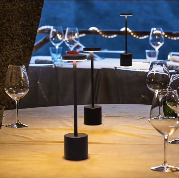 Портативна світлодіодна бездротова сенсорна лампа