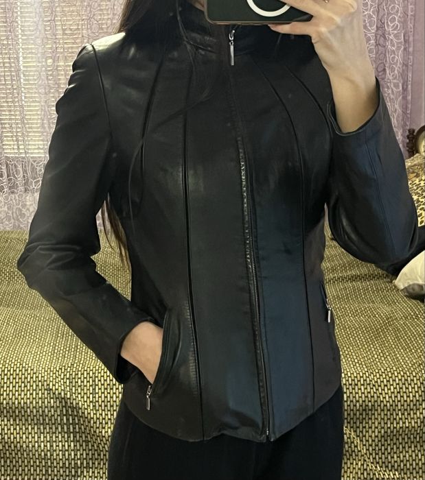 Шкіряна куртка жіноча