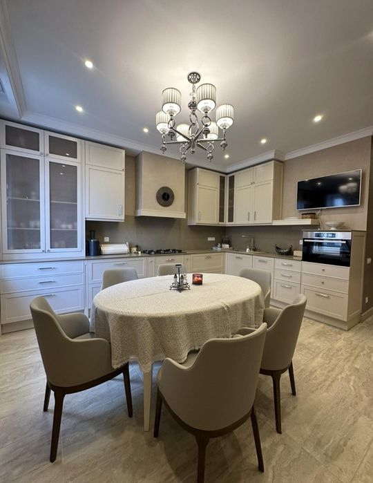 Пер.Мукачевский, Шикарная 3 комнатная квартира возле моря с паркингом