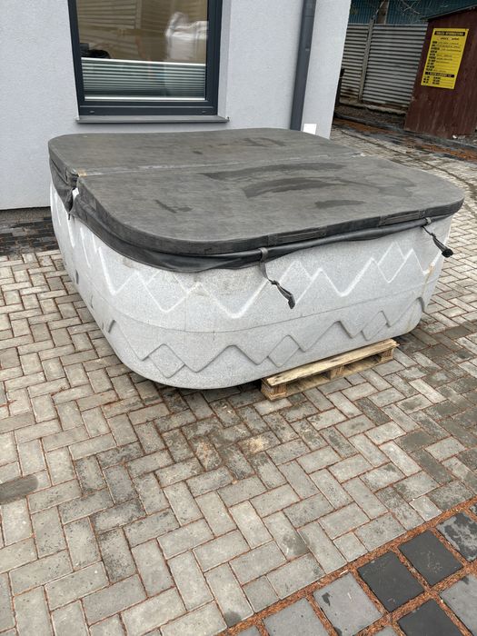 Wanna ogrodowa jacuzzi spa basen balboa