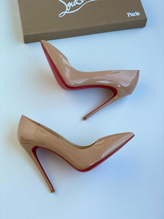 Бежевые туфли лодочки Лабутены Louboutin So Kate 10 12 см туфлі бежеві