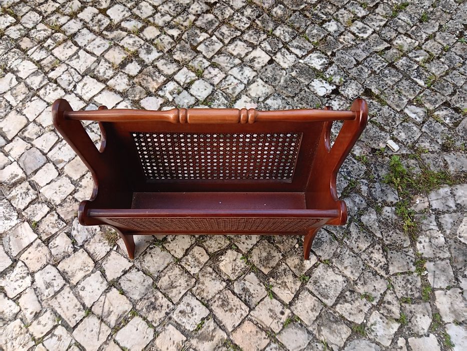 Porta jornais em óptimo estado