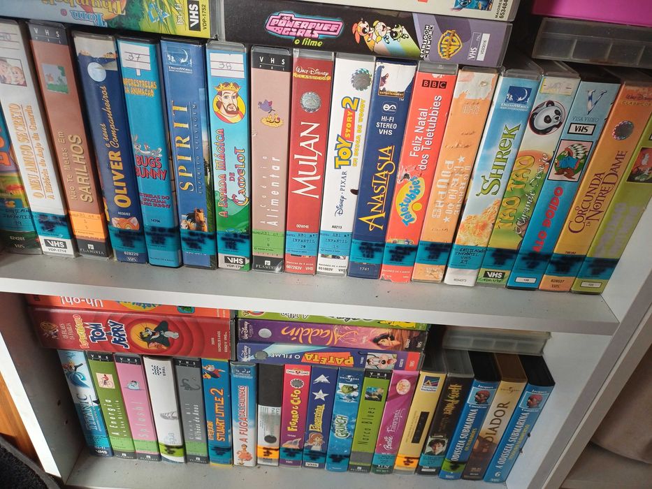 VHS's de filmes, banda desenhada, documentários 250 unidades