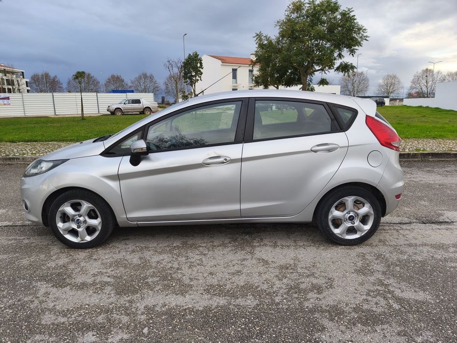 Ford Fiesta 1.4 TDCi  - 2009 - Económico e Fiável