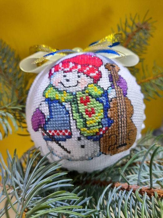 Іграшки новорічні вишиті