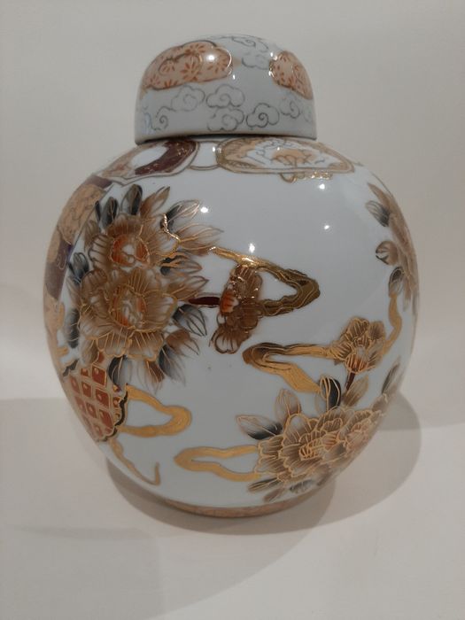 Peça antiga oriental pintada à mão