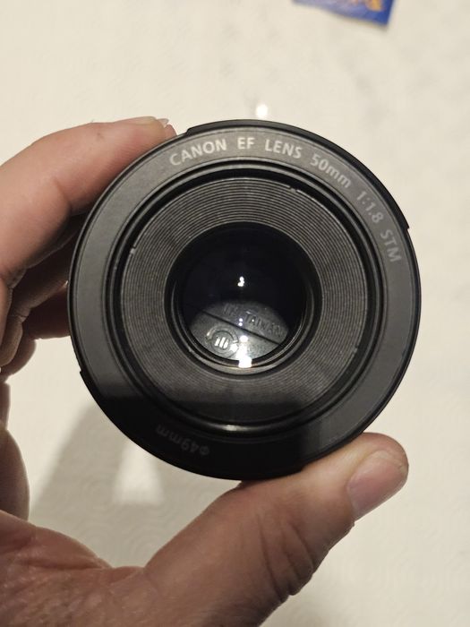 Canon ef 50mm f 1.8 igual a nova