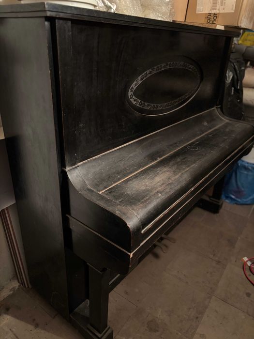 Schonlein Berlin pianino czarne