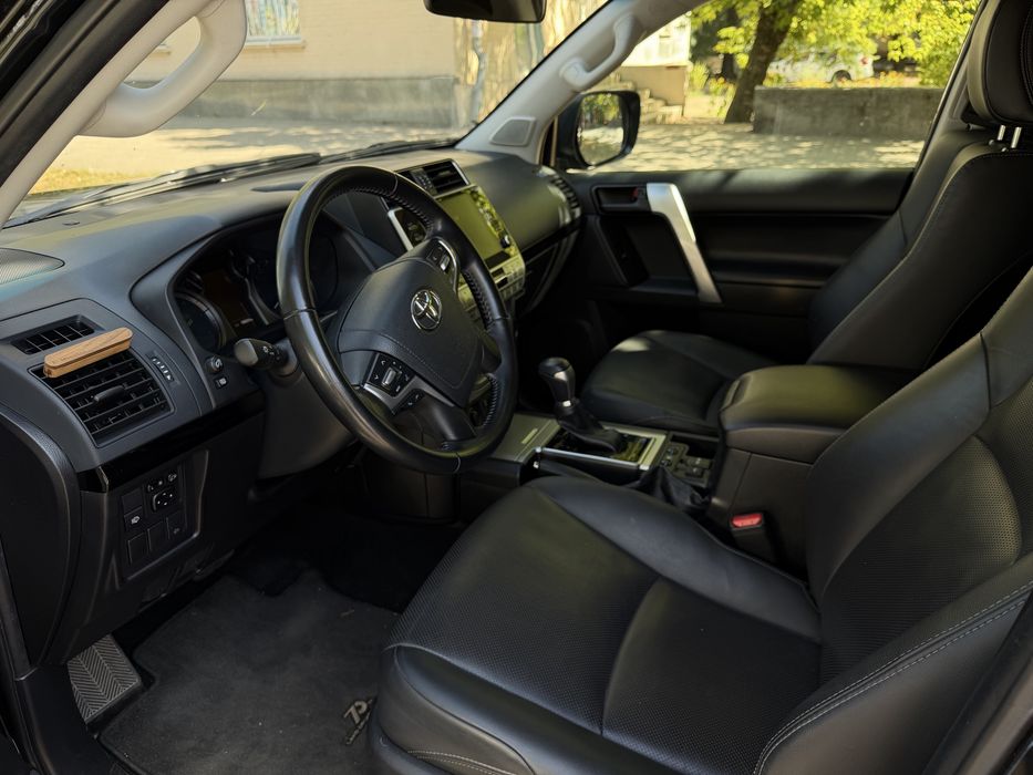 Toyota Land Cruiser Prado 2022 VIN JTEBR3FJ70K247466 фото оголошення 4 з 8