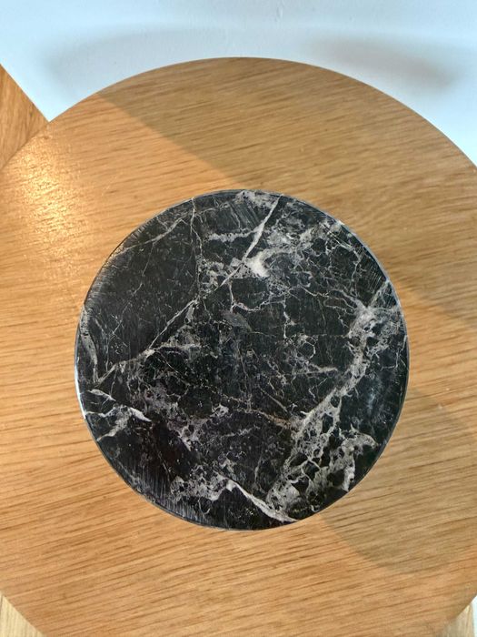 Wazon z naturalnego czarnego marmuru / kamienia